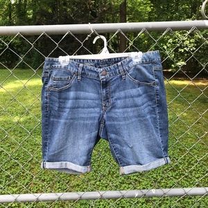 Mossimo mid rise Bermuda jean shorts size 12